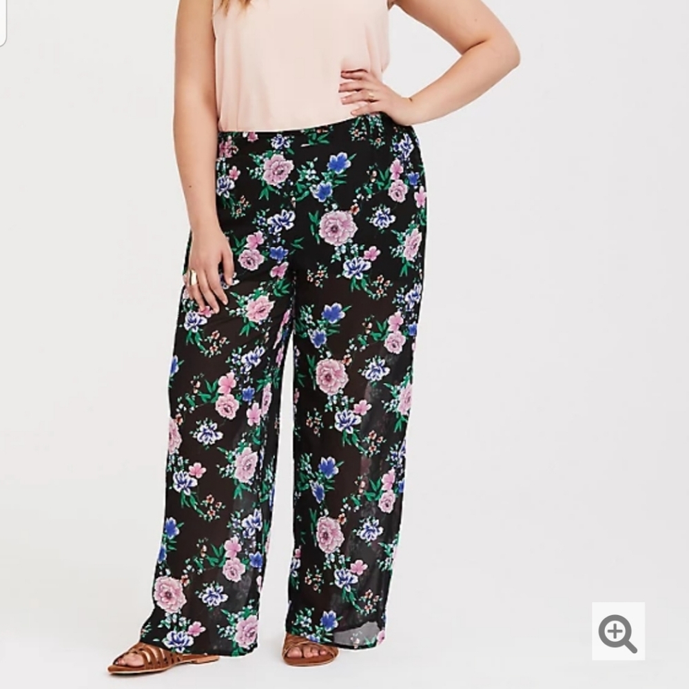 TORRID NWT BLACK FLORAL CHIFFON PANT